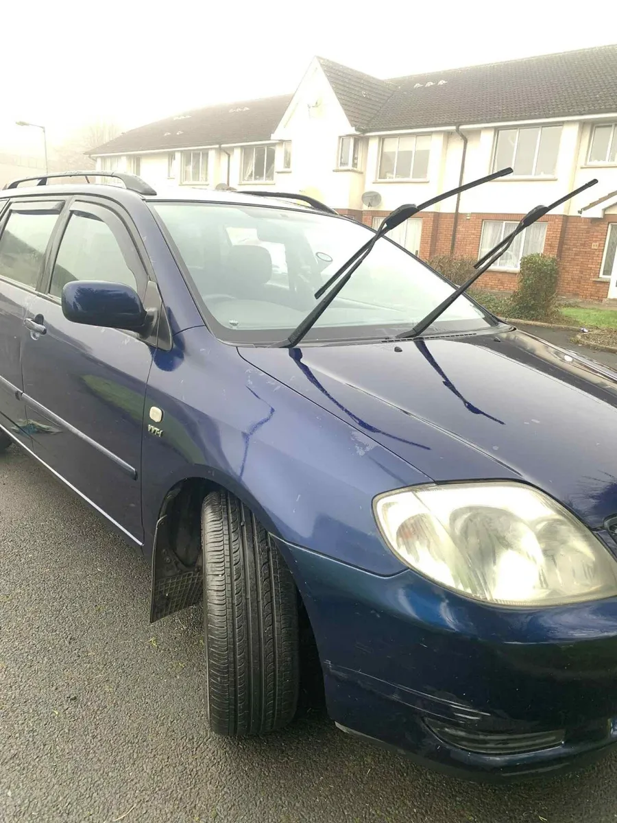 2004 Toyota Corolla - Image 2