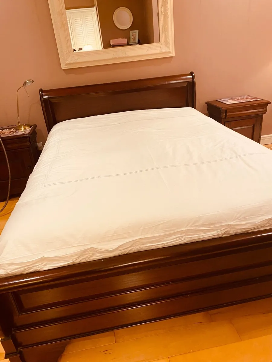 Solid  mahogany king size bed base - Image 2