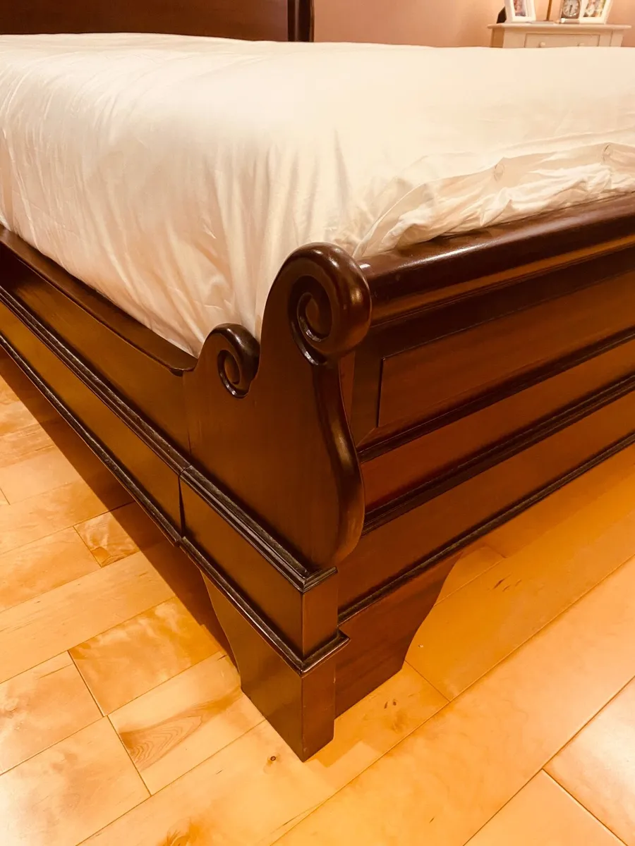 Solid  mahogany king size bed base - Image 3