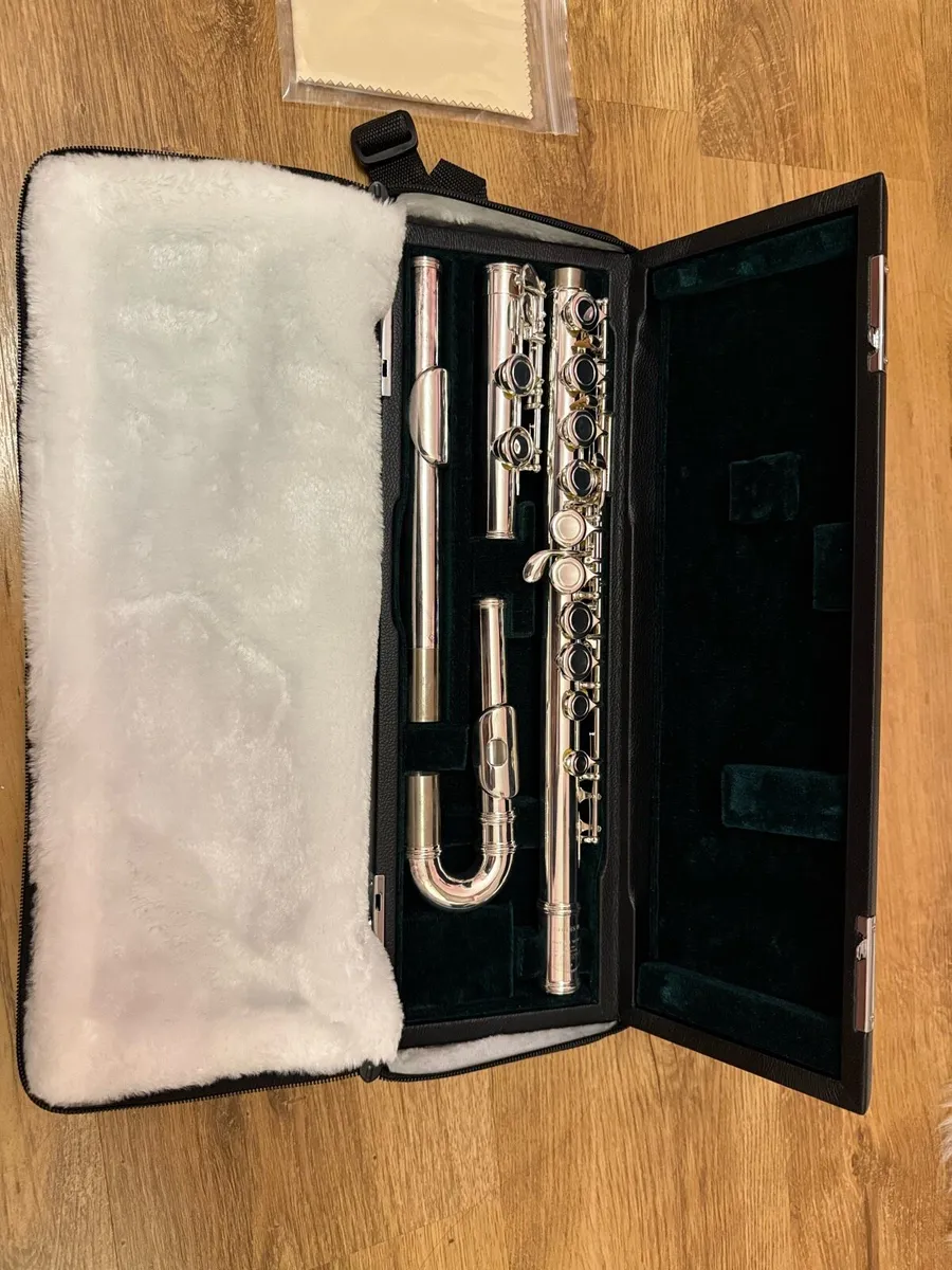 Silver flute - Image 1