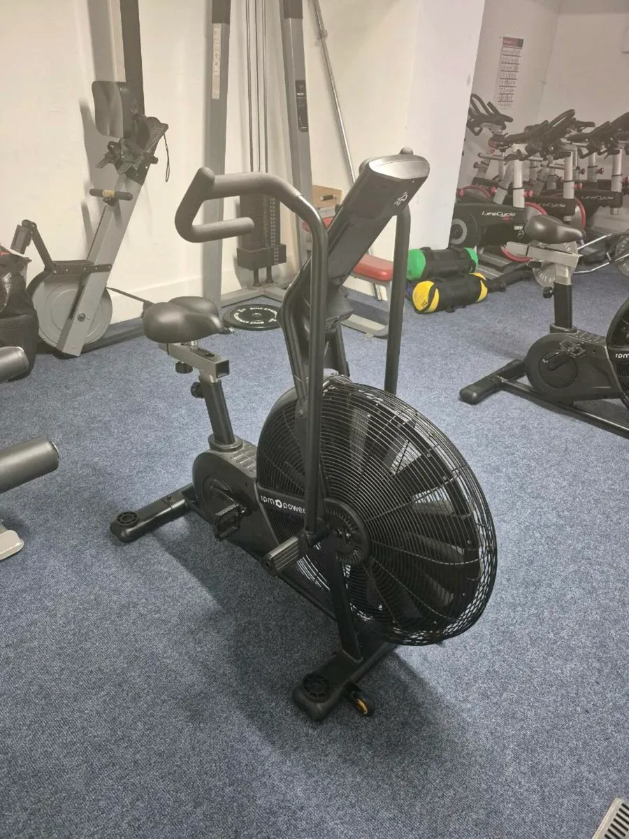 Fitness equipment - Image 1