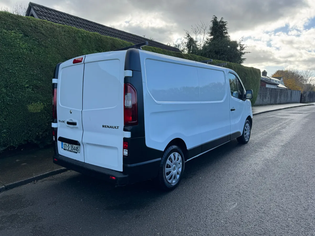 Renault Trafic lwb  low mileage cvrt 11/26 - Image 2