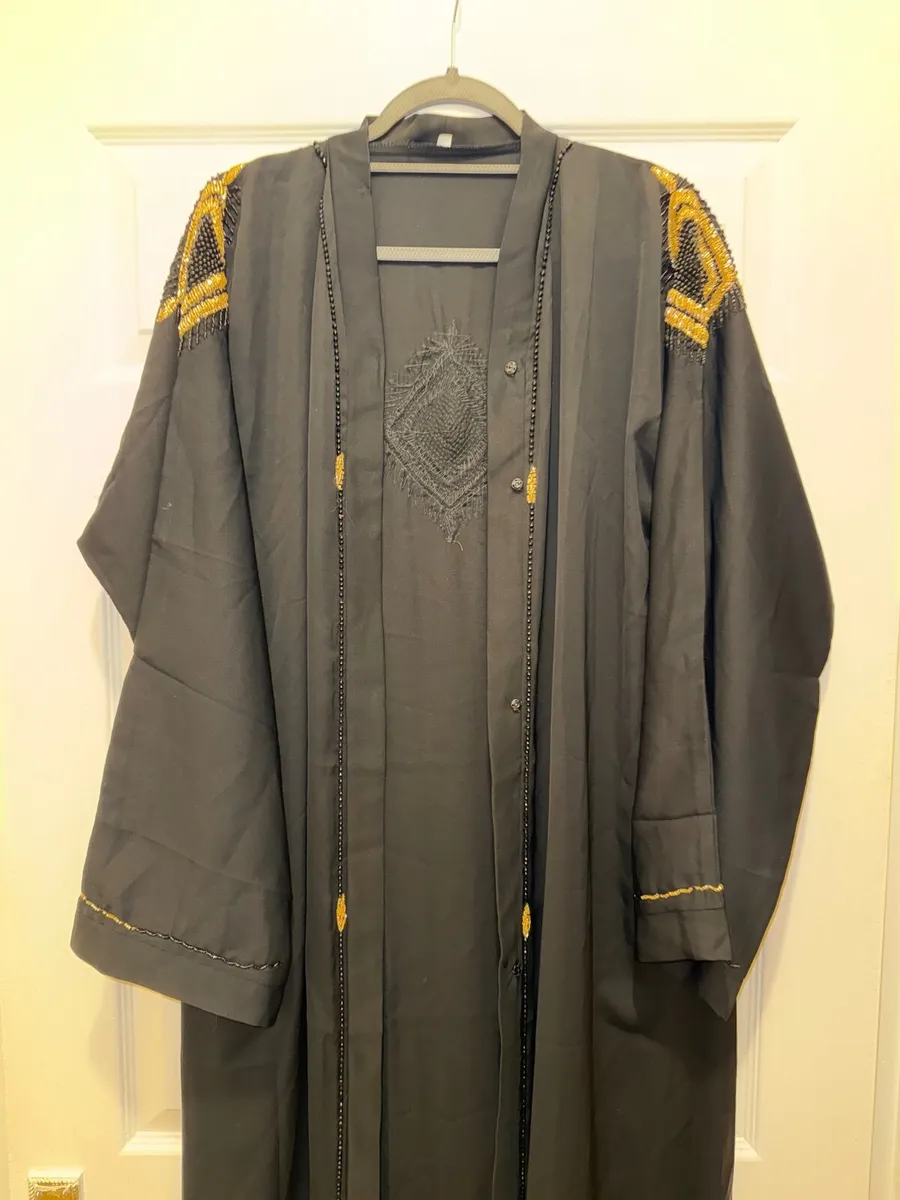 Elegant Abayas & Dress for Sale – Size 50–52 - Image 1