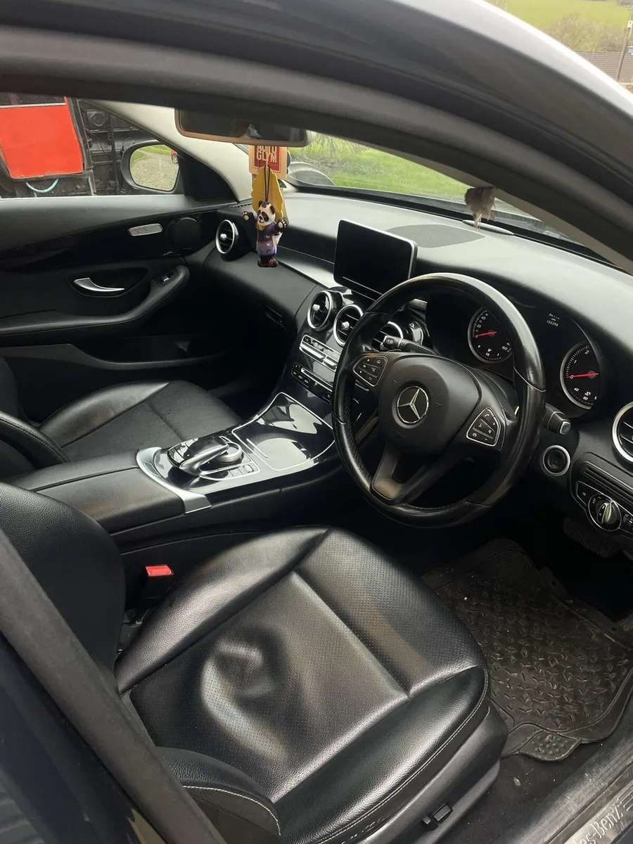 Mercedes Benz - Image 4