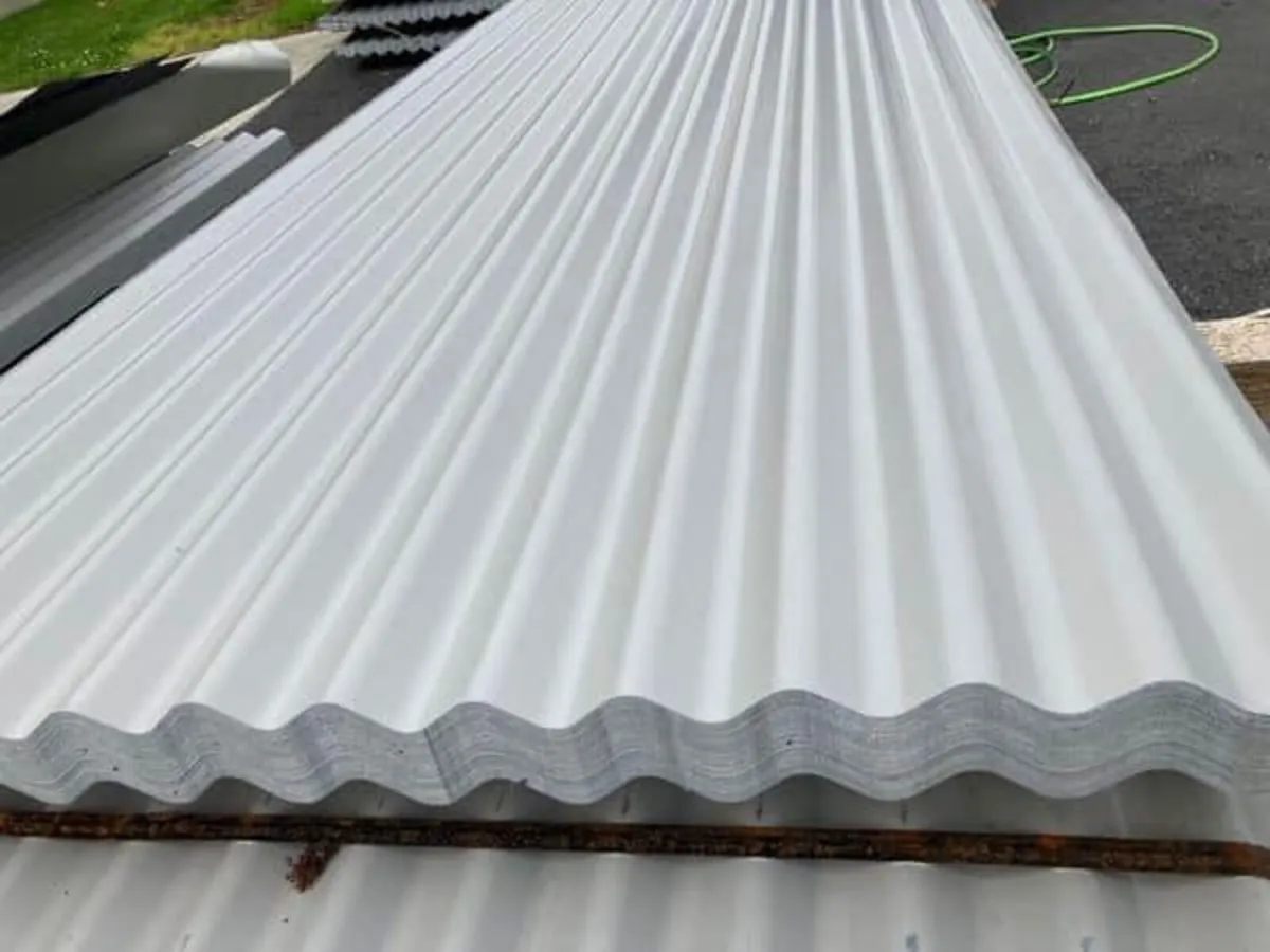 Roof sheeting & cladding €2 per foot until Monday - Image 1