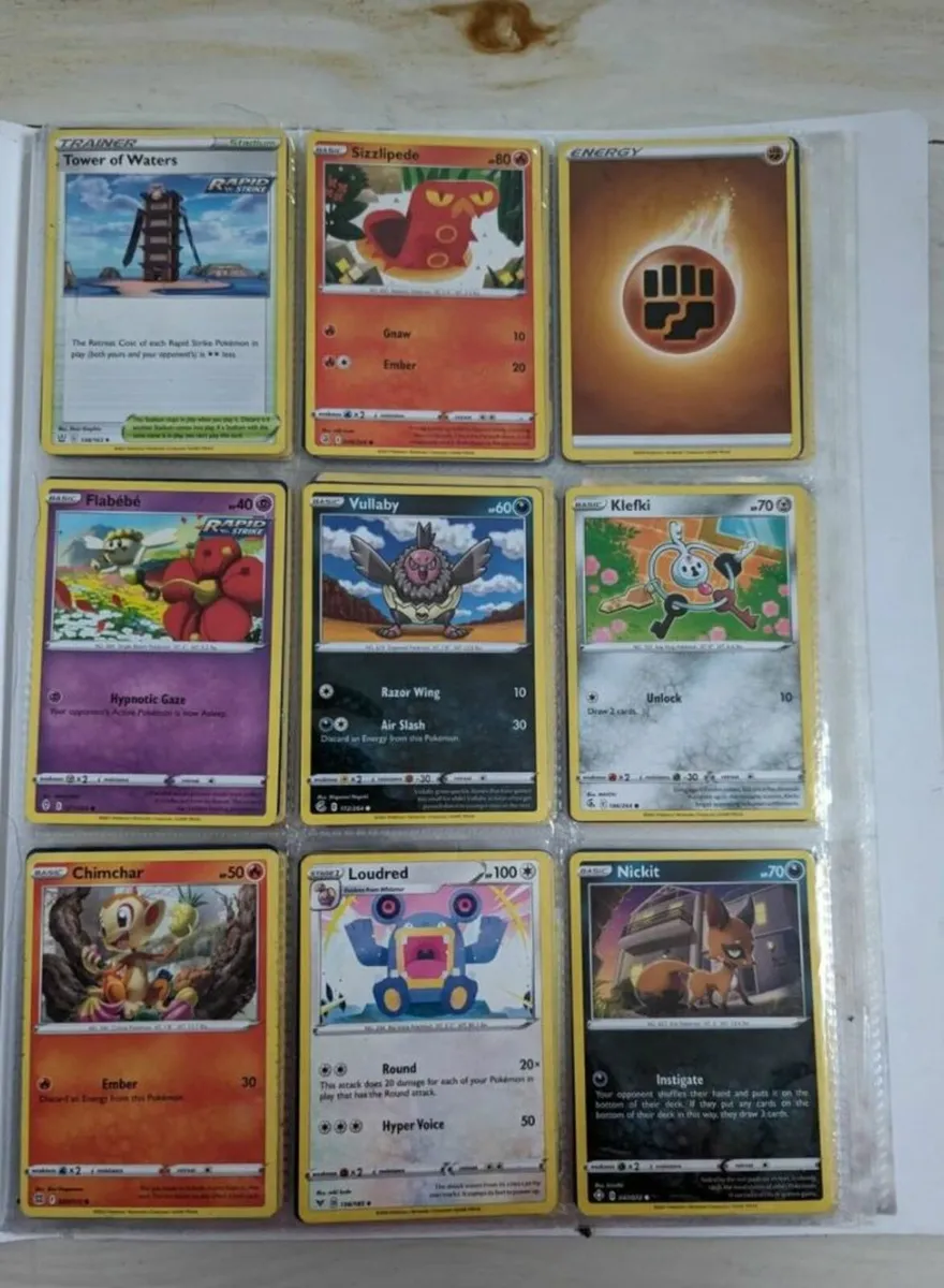 60 Pokemon cards plus case - Image 3