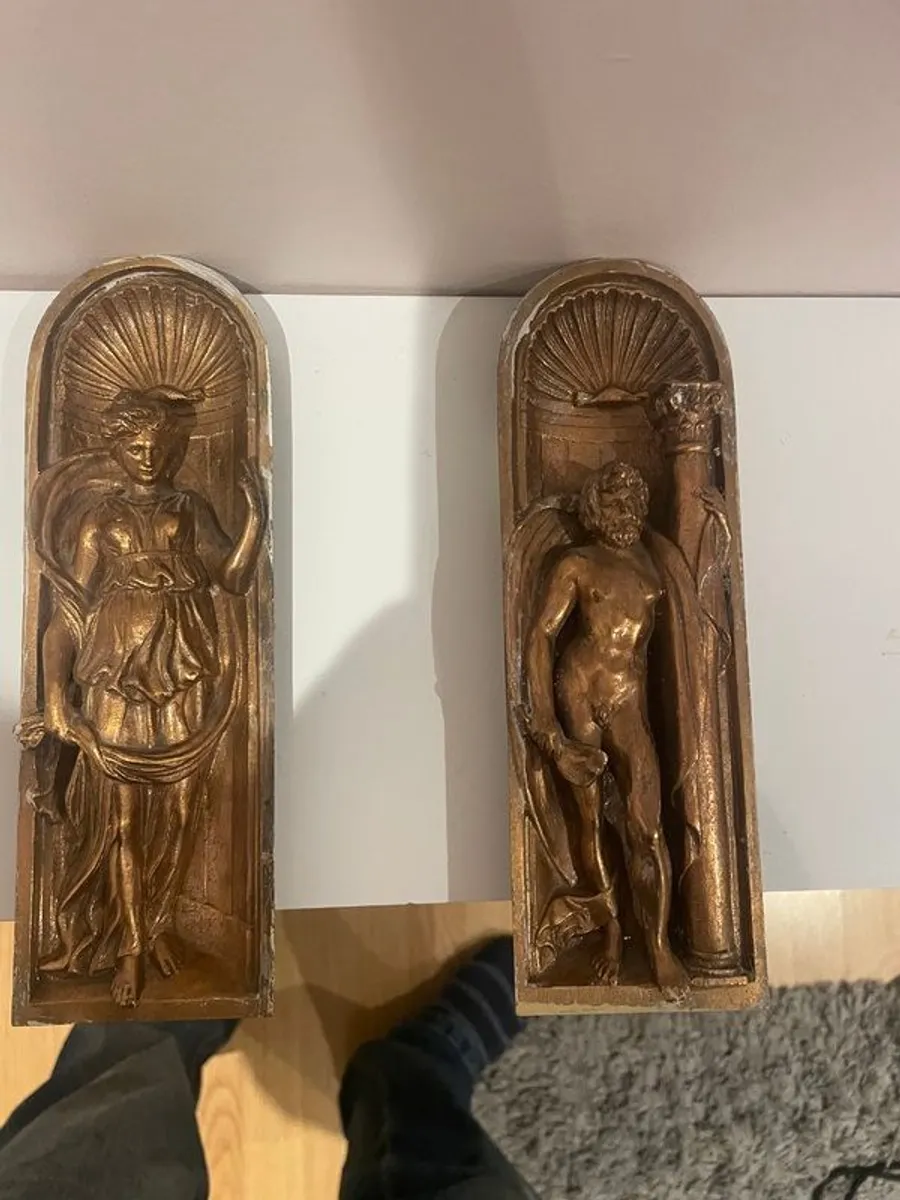 brass figures - Image 1