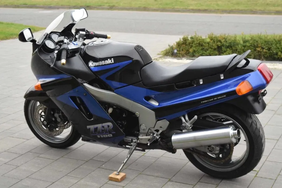 Kawasaki zzr1100 - 21035 Miles yzf750r - Image 3
