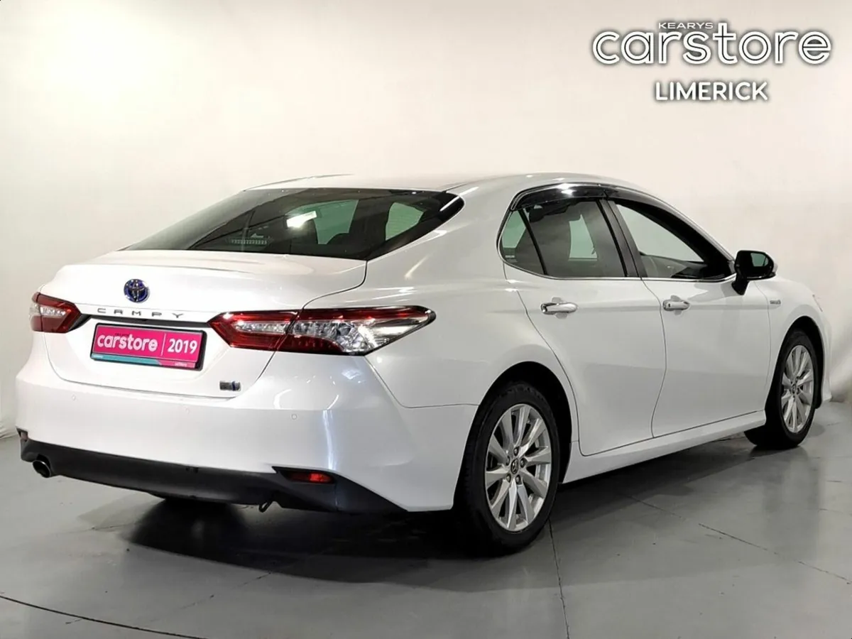 Toyota Camry 2.5 HYBRID AUTO - Image 3