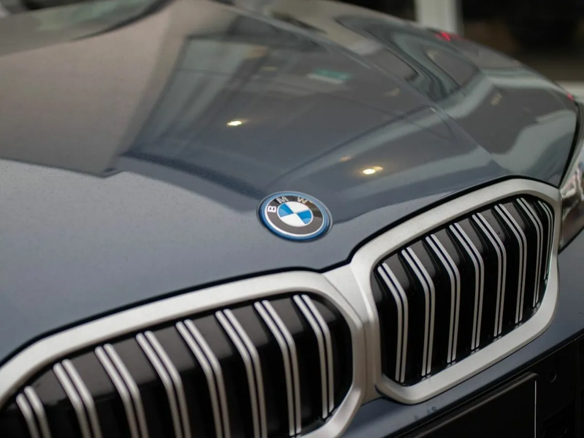 BMW 3-Series 330e M Sport - Image 4