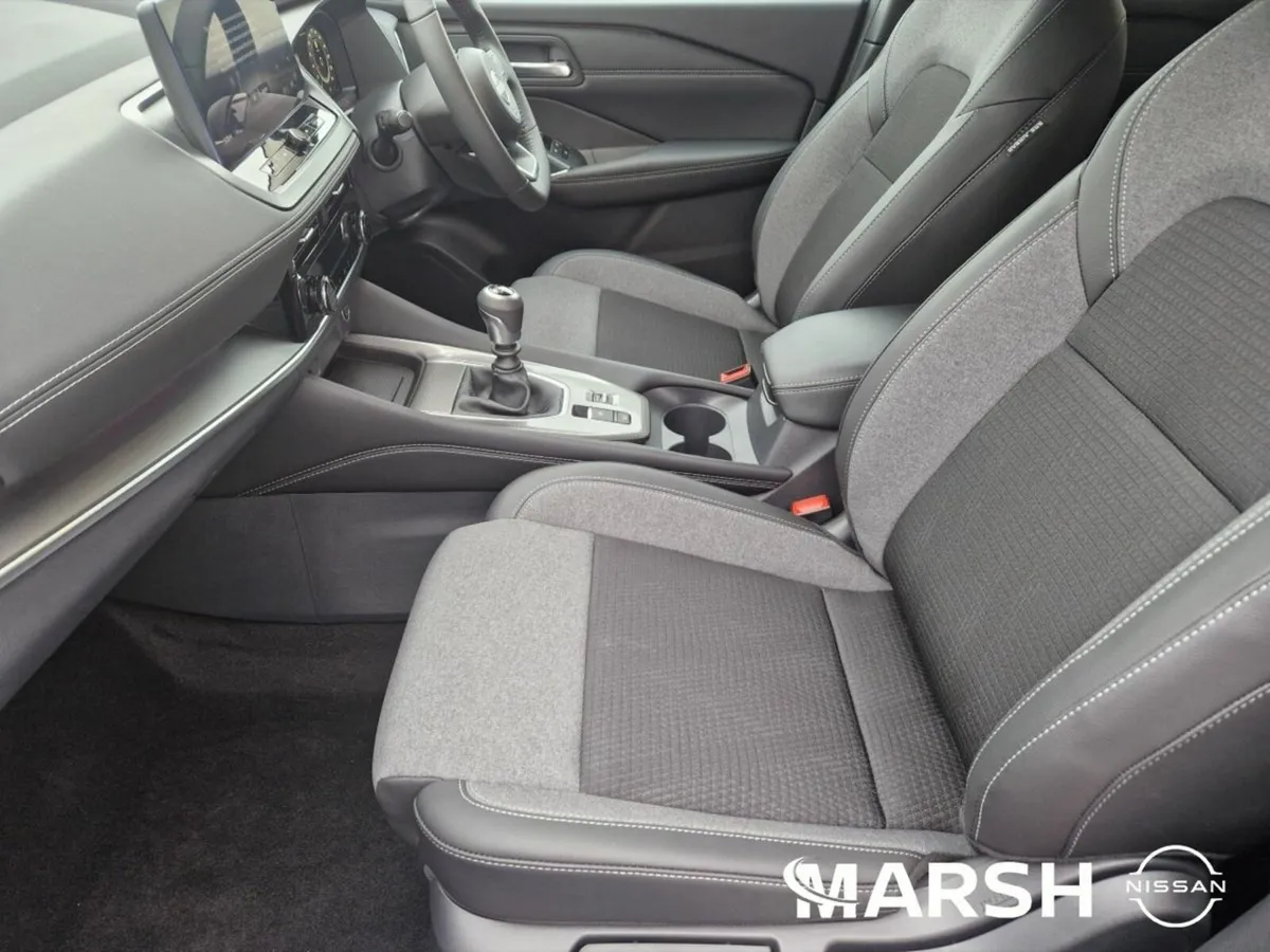 Nissan Qashqai 1.3 HYB SV PREMIUM MY24 - Image 4