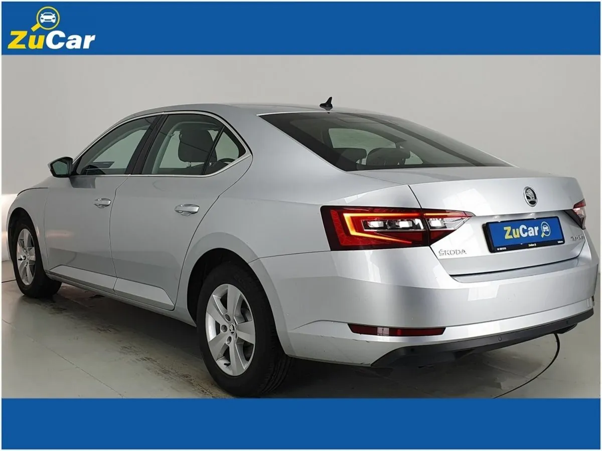 Skoda Superb 2.0 TDI 150bhp Ambition - Image 4