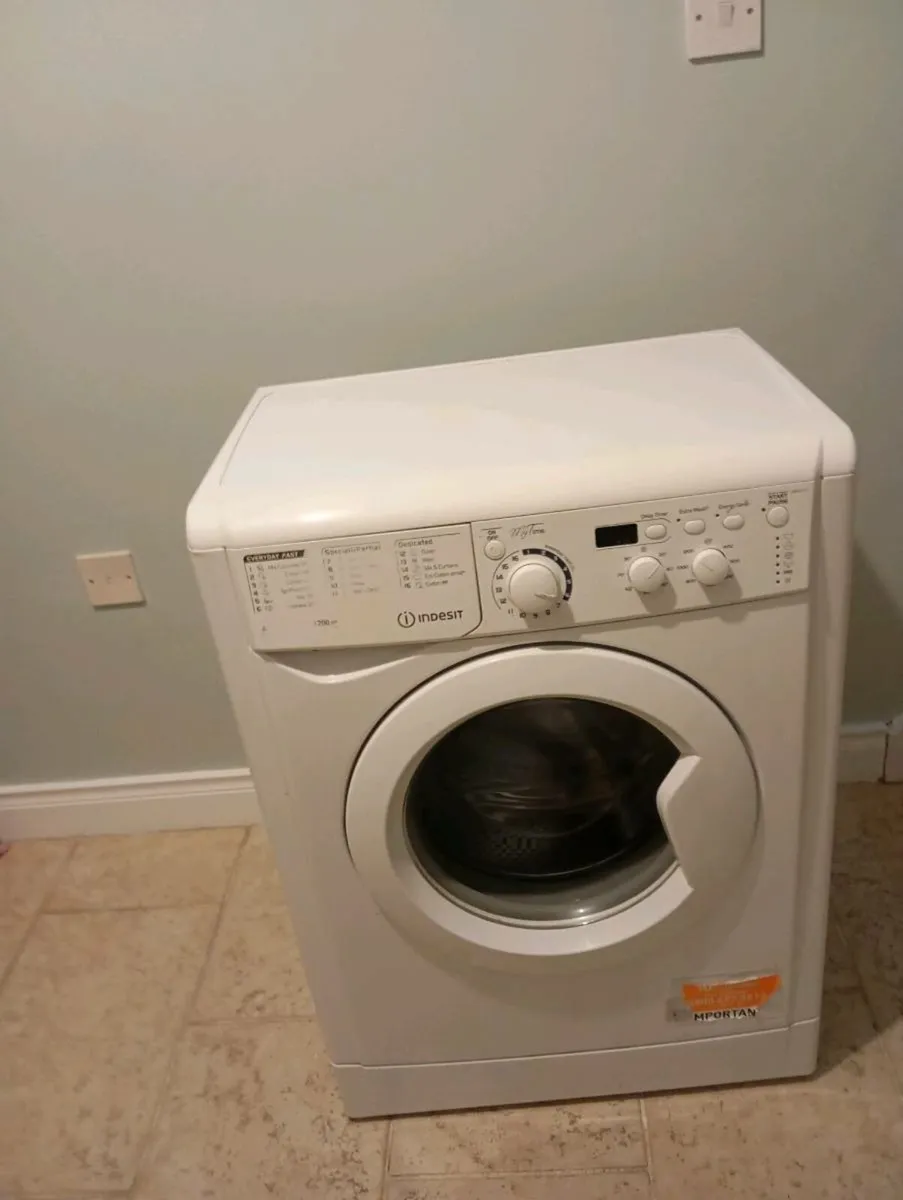 Indesit Washing machine - Image 2