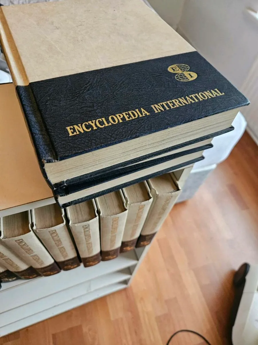 Set of Encyclopedias - Image 2