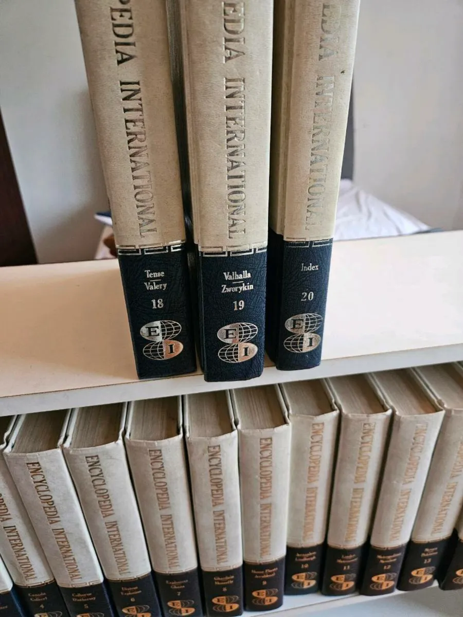 Set of Encyclopedias - Image 3