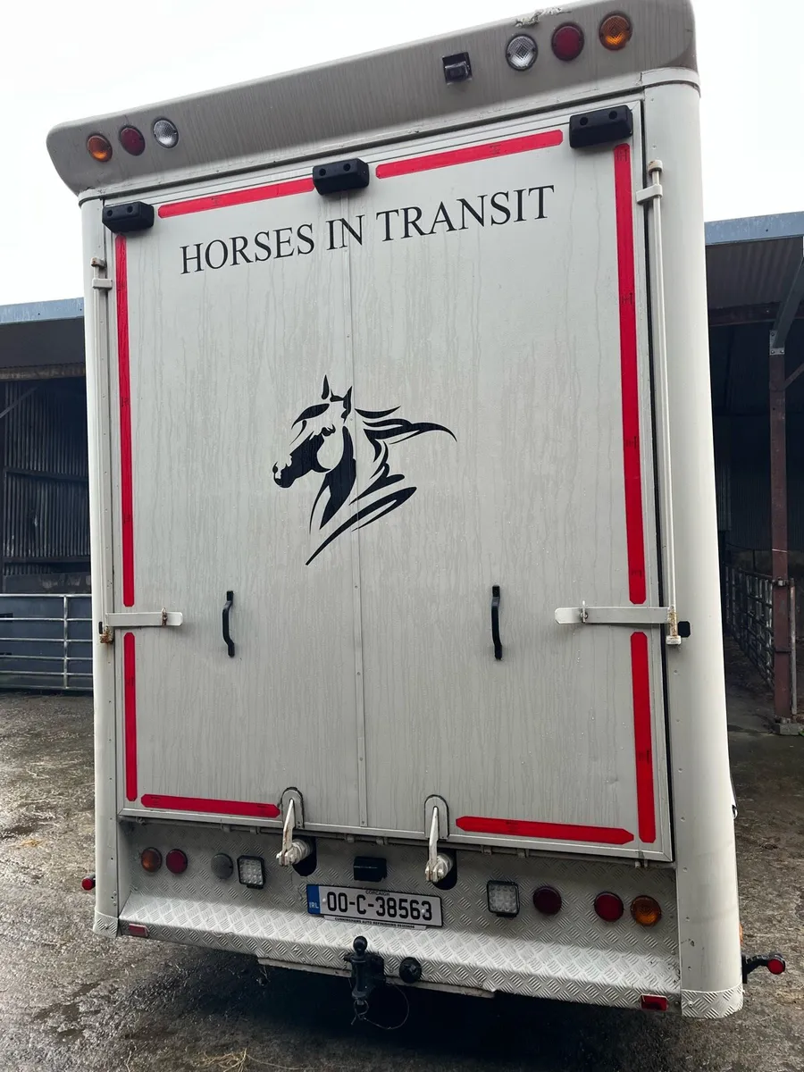 Horse lorry camper - Image 4