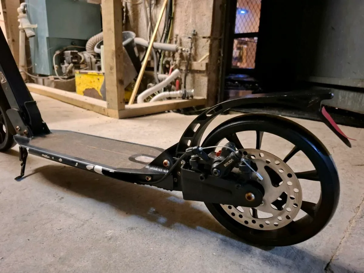 Dual suspension scooter - Image 2