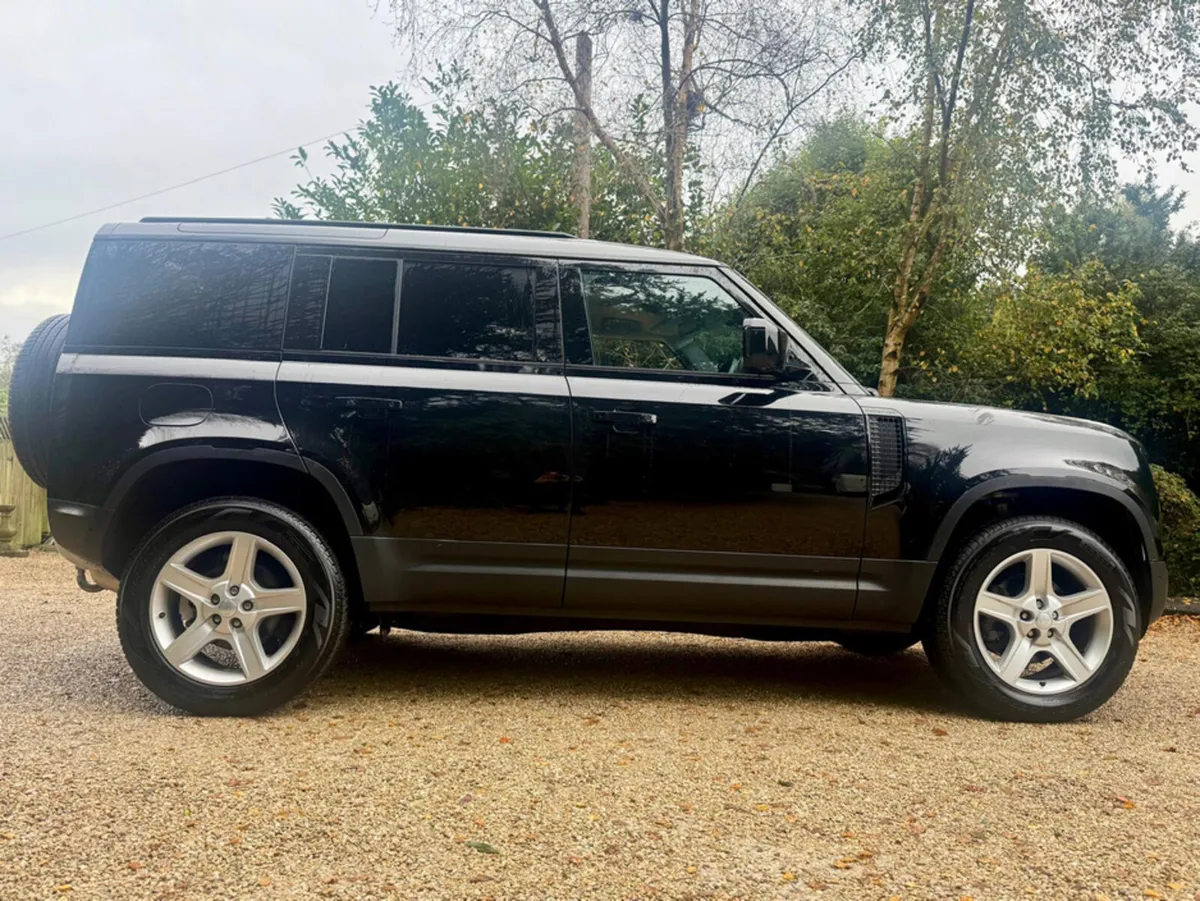 Land Rover Defender 110 3.0D SE 3 SEAT - Image 3