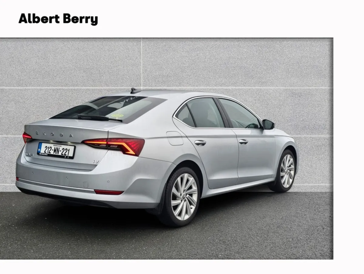 Skoda Octavia STYLE 1.4 TSI 204BHP IV 5DR AUTO - Image 4