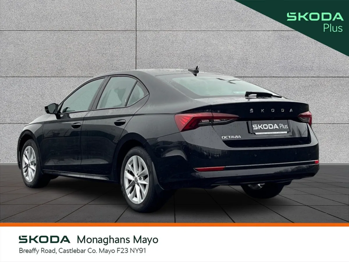 Skoda Octavia AMBITION 2.0 TDI 115HP 5DR - Image 3