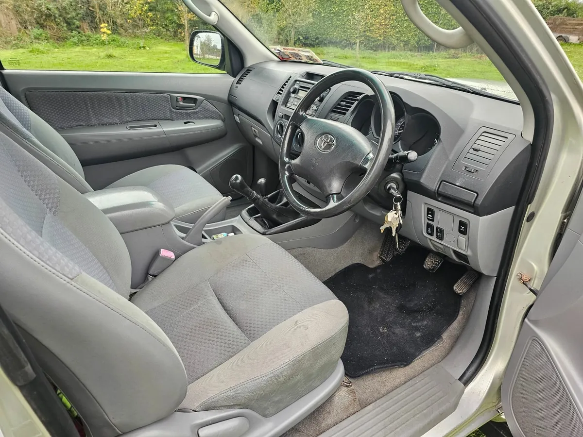 Toyota Hilux 2009 - Image 1