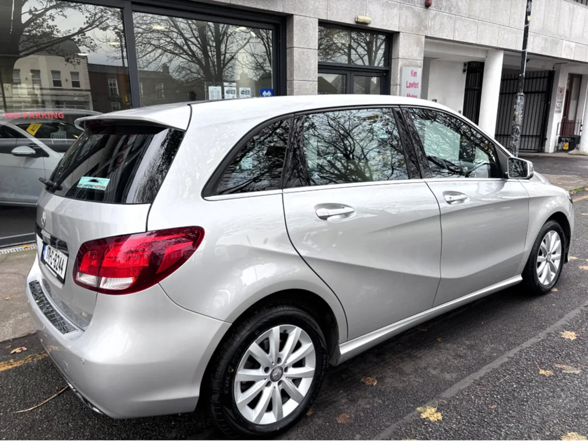 Mercedes-Benz B-Class 160 D STYLE 5DR AUTO - Image 2