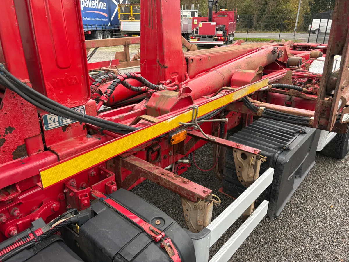 2014 DAF CF 510 6x4 Hyva Hookloader - Image 4