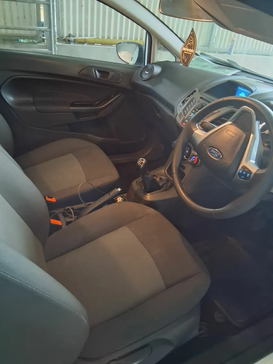 Ford Fiesta 2014 - Image 4