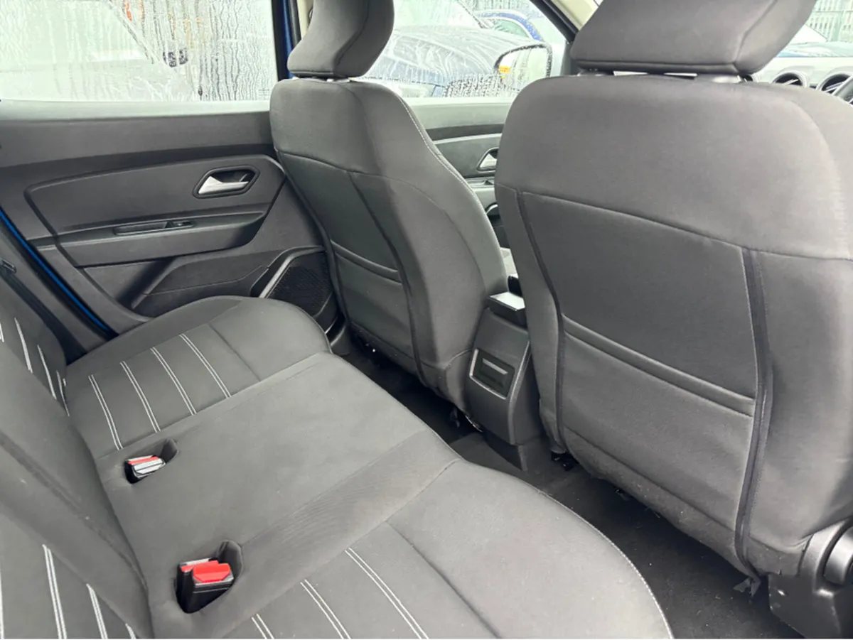 Dacia Duster EXPRESSION TCE 150 4X2 EDC NBI Financ - Image 4