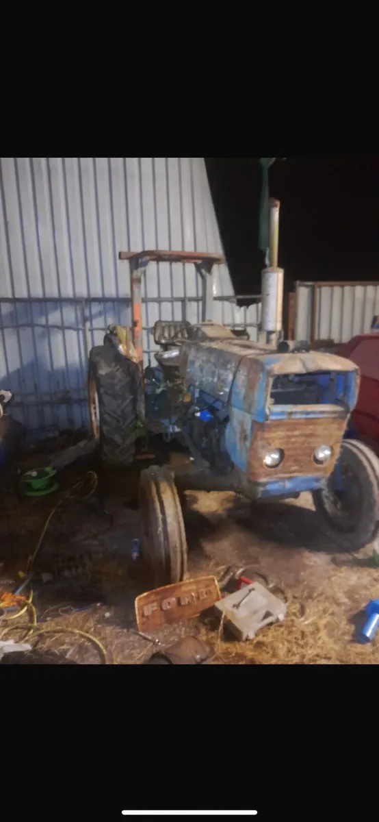 Vintage Tractor - Image 1