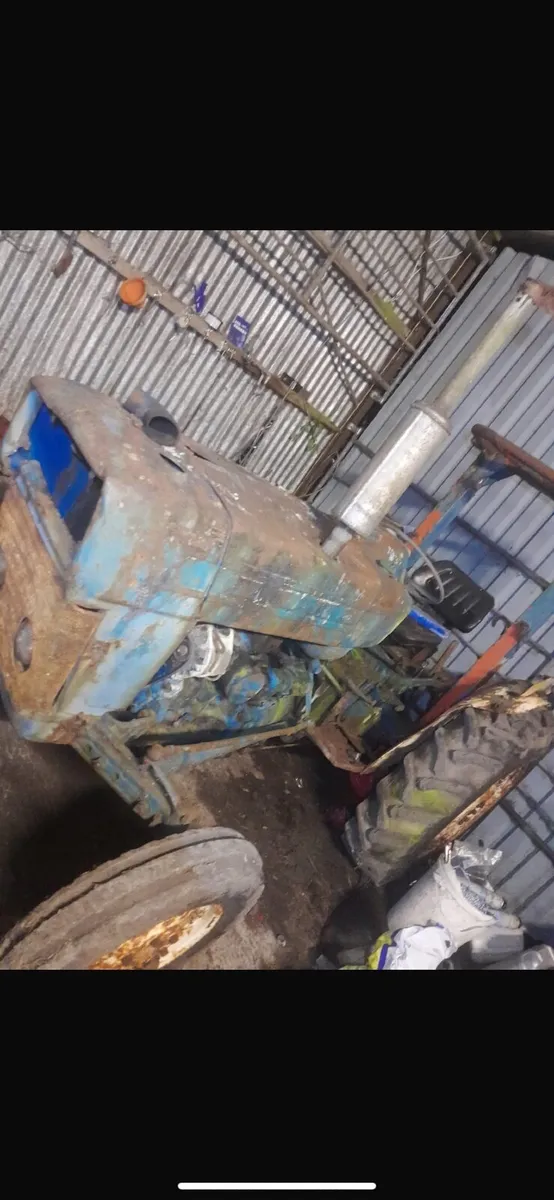 Vintage Tractor - Image 3