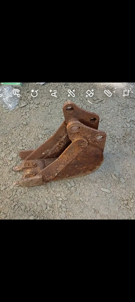 Digger buckets &Roll bar for 9 ton barford dumper - Image 3