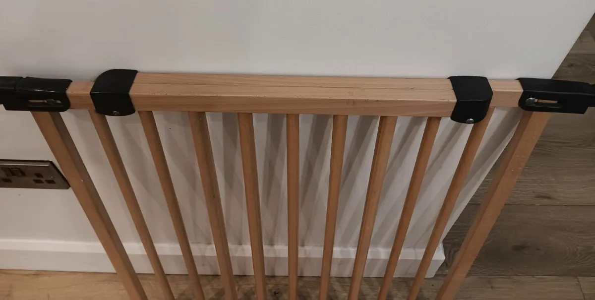 Baby stair gate - Image 3