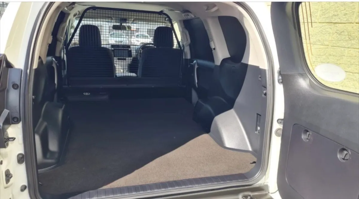 Toyota landcruiser - Image 4