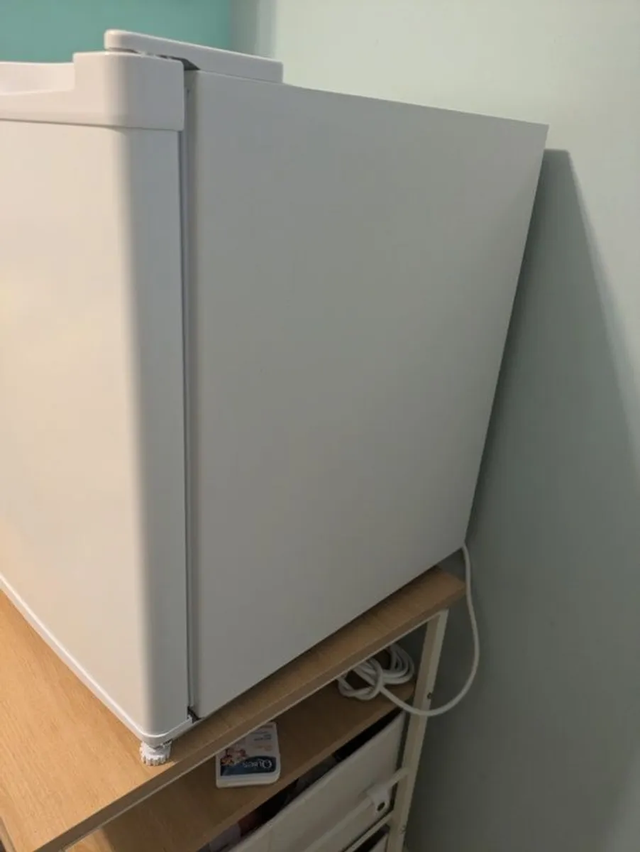 Tabletop fridge/freezer - Image 3
