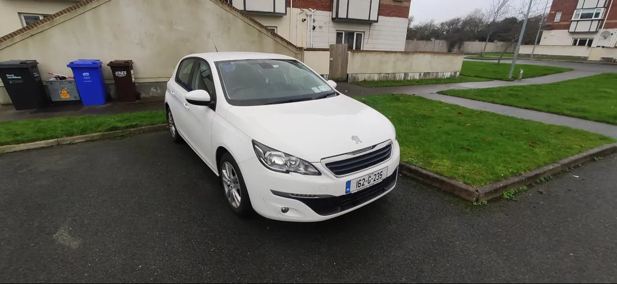 Peugeot 308 Manual 2016 1.2 Petrol - Image 2