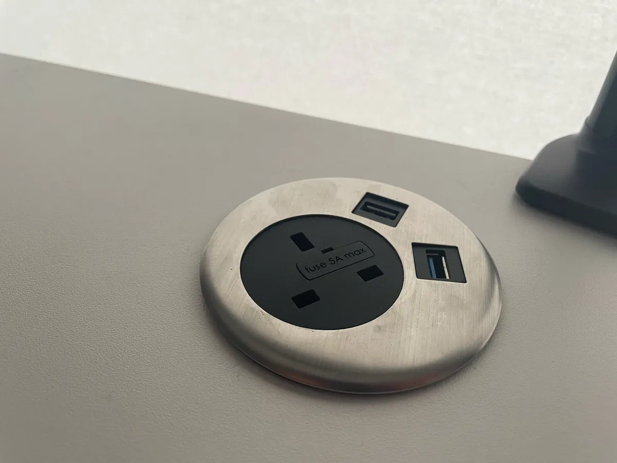 Electric Height Adjustable Sit Stand Desk - Image 3