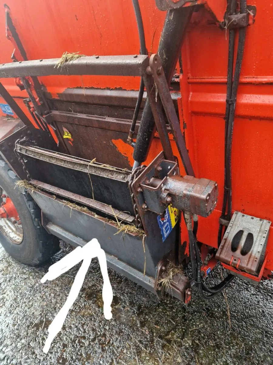 I am looking for Kuhn diet feeder elevator - Image 2