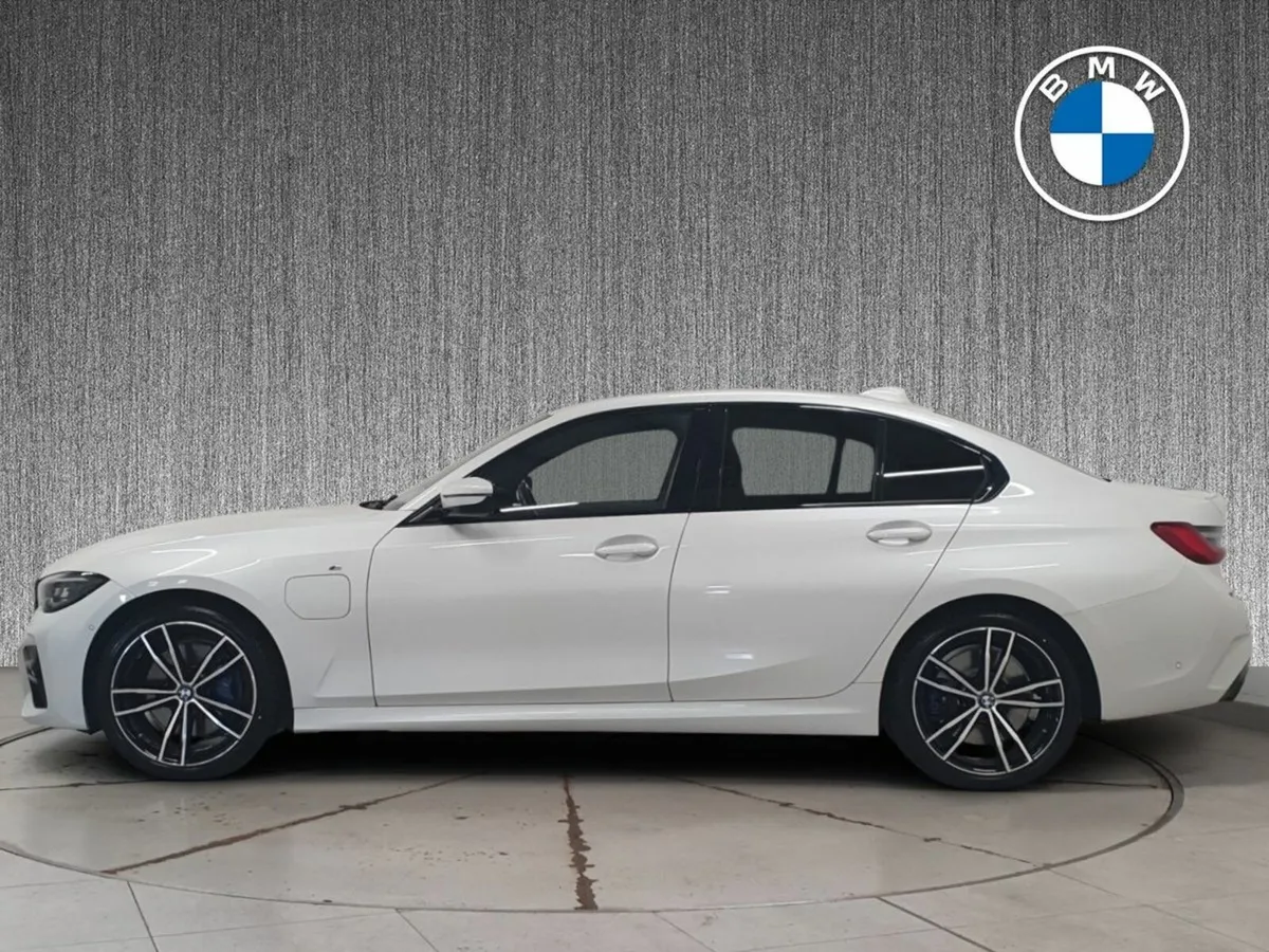 BMW 3-Series 330e M Sport Auto PRO PACK - Image 3