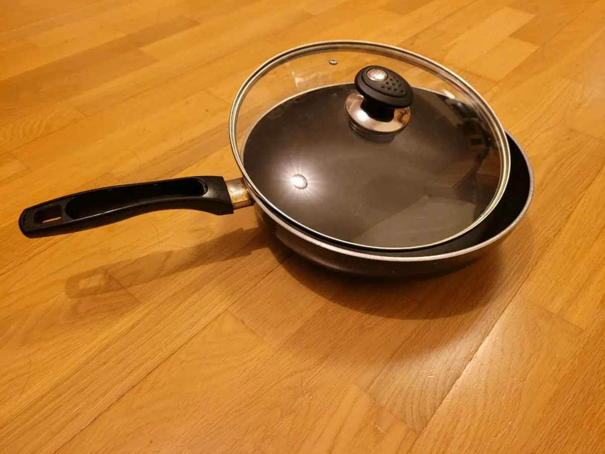 Pots and pans - Image 2