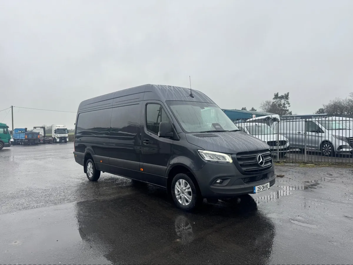 Mercedes-Benz Sprinter 2025 - Image 1