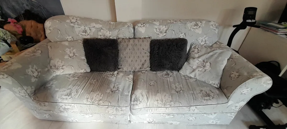 4 Seater Couch - Image 2