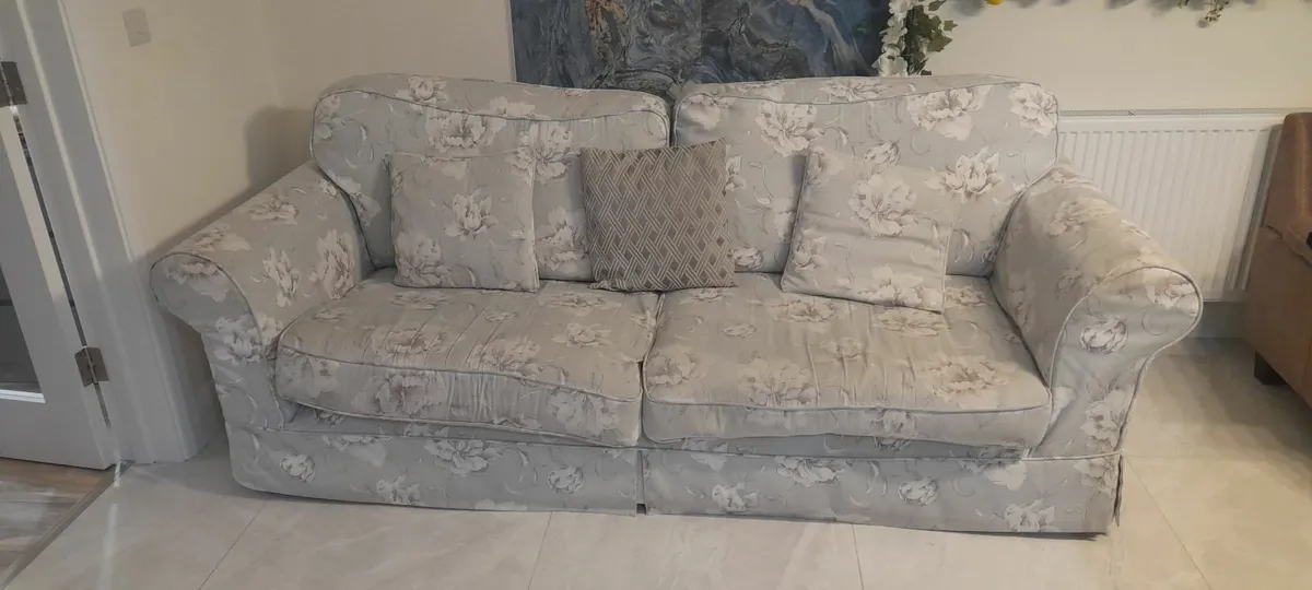 4 Seater Couch - Image 1