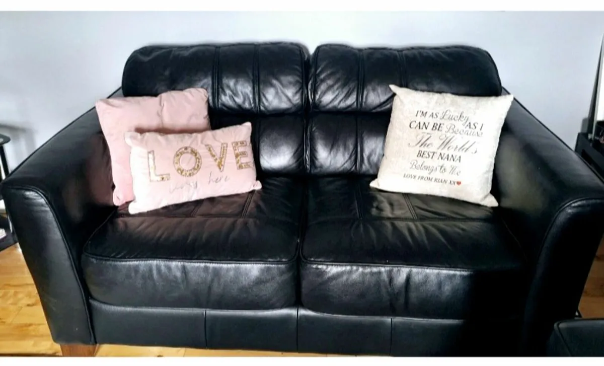 Sofas x 2 🛋 - Image 2