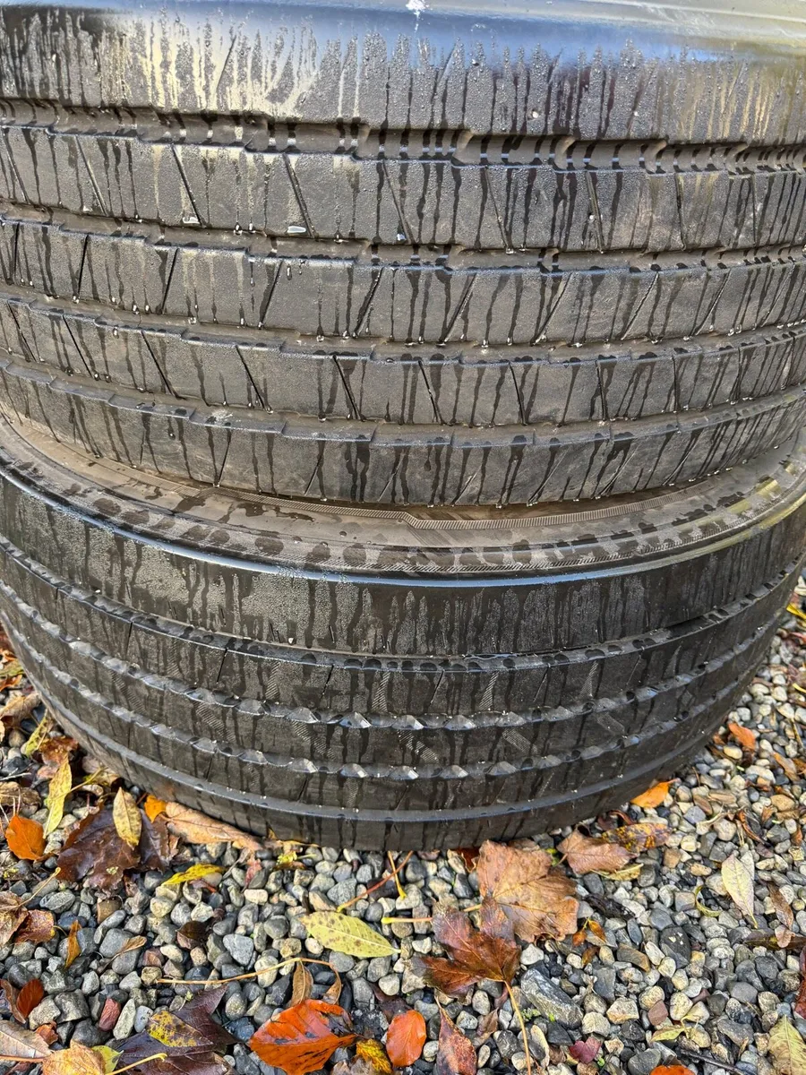 Truck tyres - Image 1