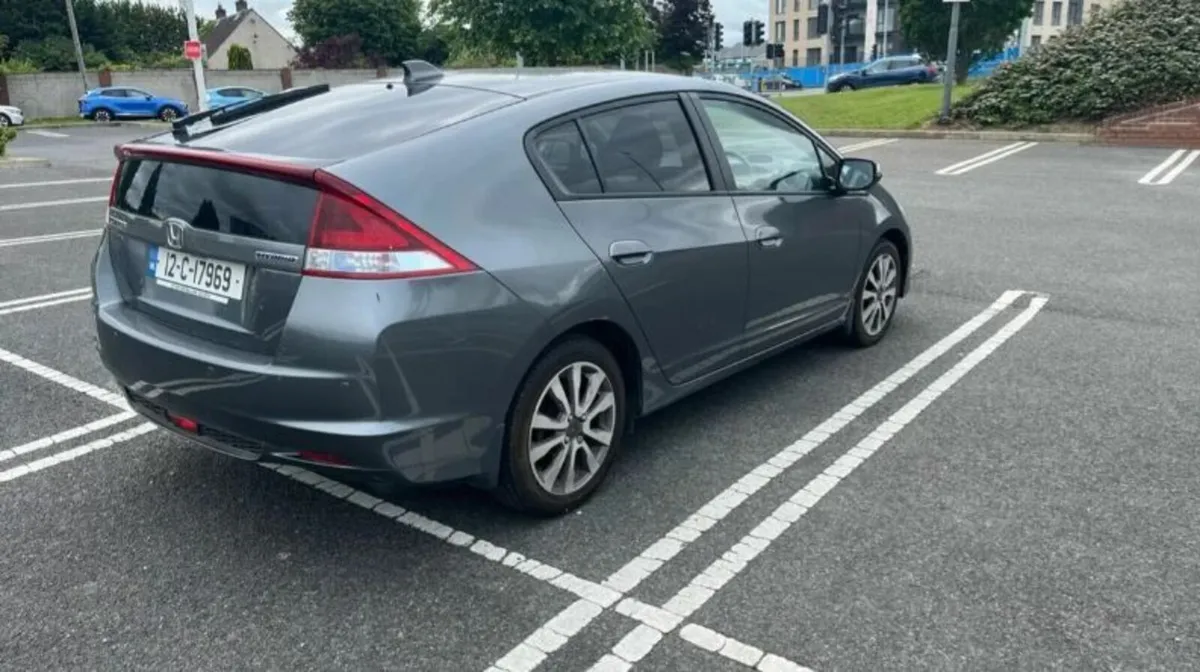Honda Insight 2012 Low Mileage - Image 3