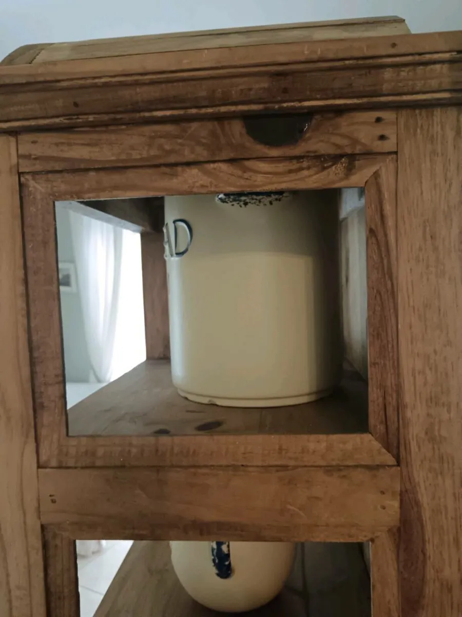 Kitchen dresser - Image 1