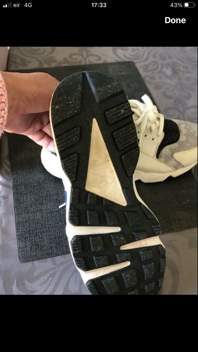 Mens Nike trainers size 8 €40 - Image 3