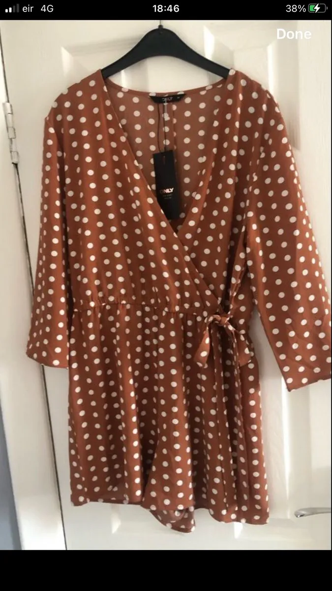 Ladies stunning shorts suit size 10 €10 - Image 1