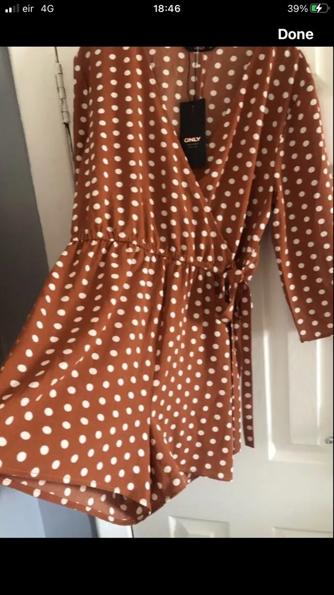 Ladies stunning shorts suit size 10 €10 - Image 4